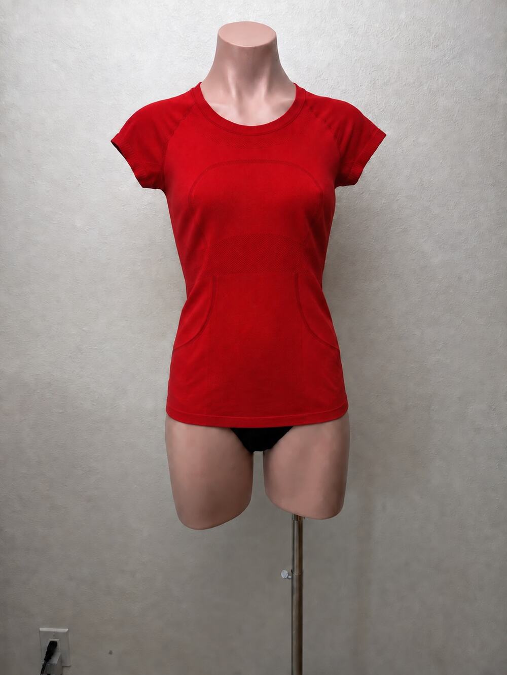 Lululemon Red Crush The Distance Swift Stride Short Sleeve Longline Top